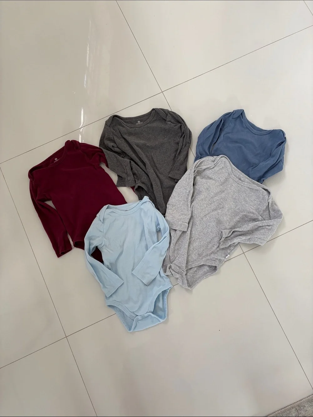 Lot of 5 Honest Company Bodysuits 18M